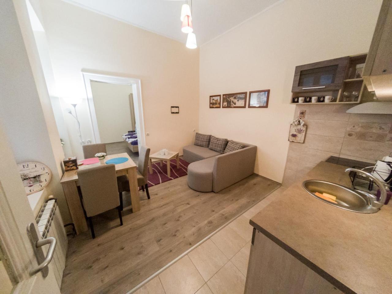 Apartment Ema Belgrad Exteriör bild