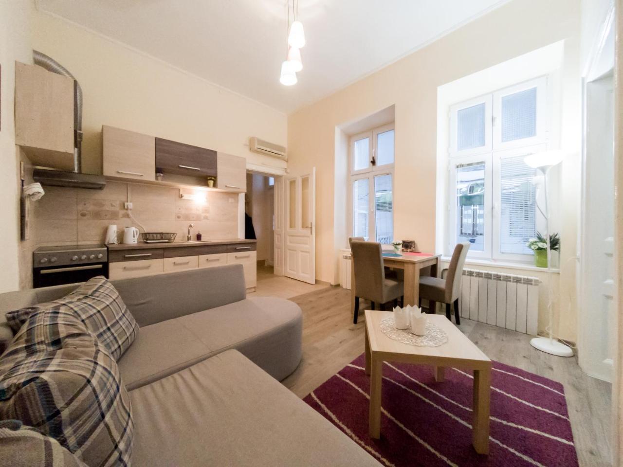 Apartment Ema Belgrad Exteriör bild