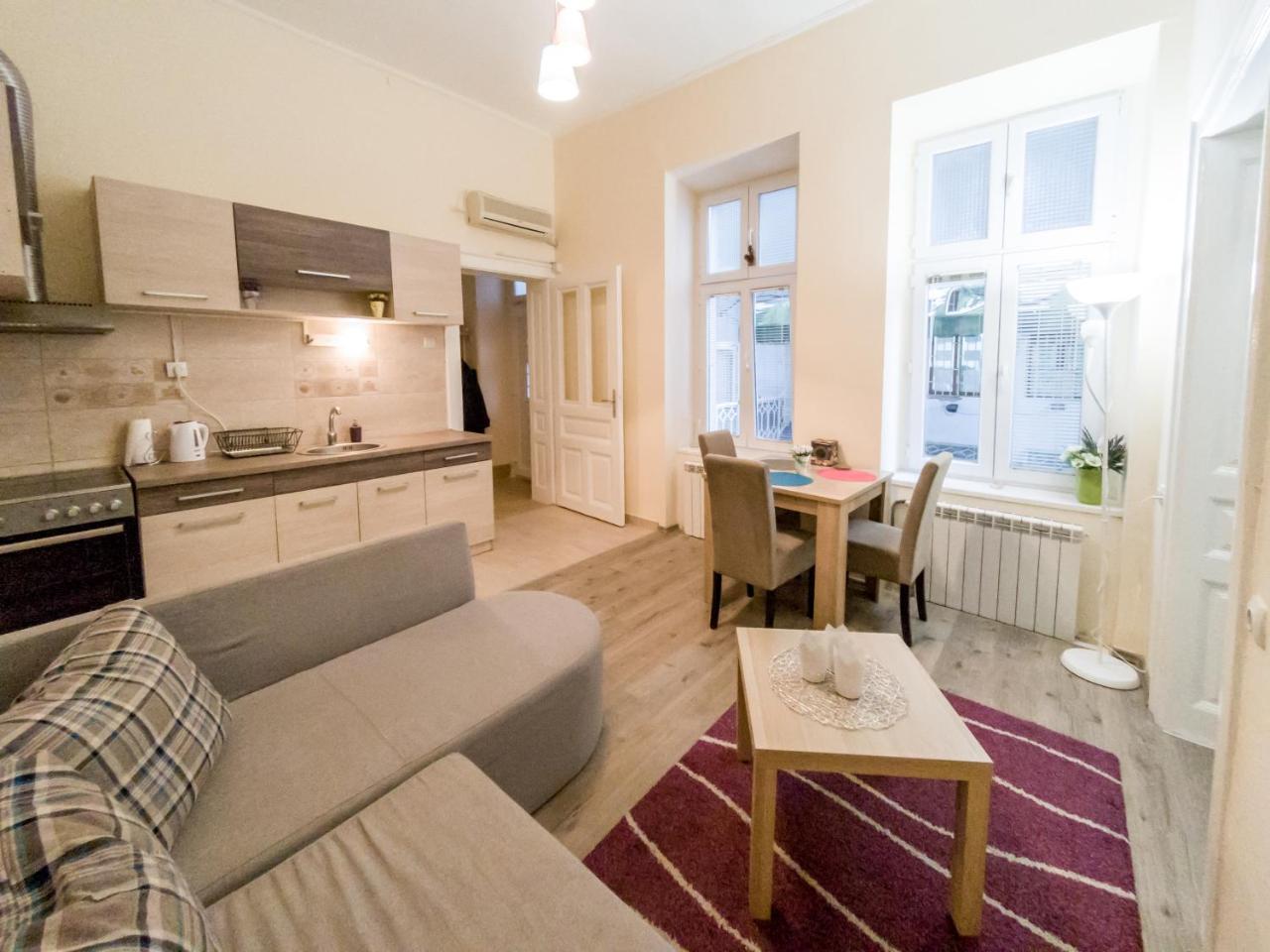 Apartment Ema Belgrad Exteriör bild